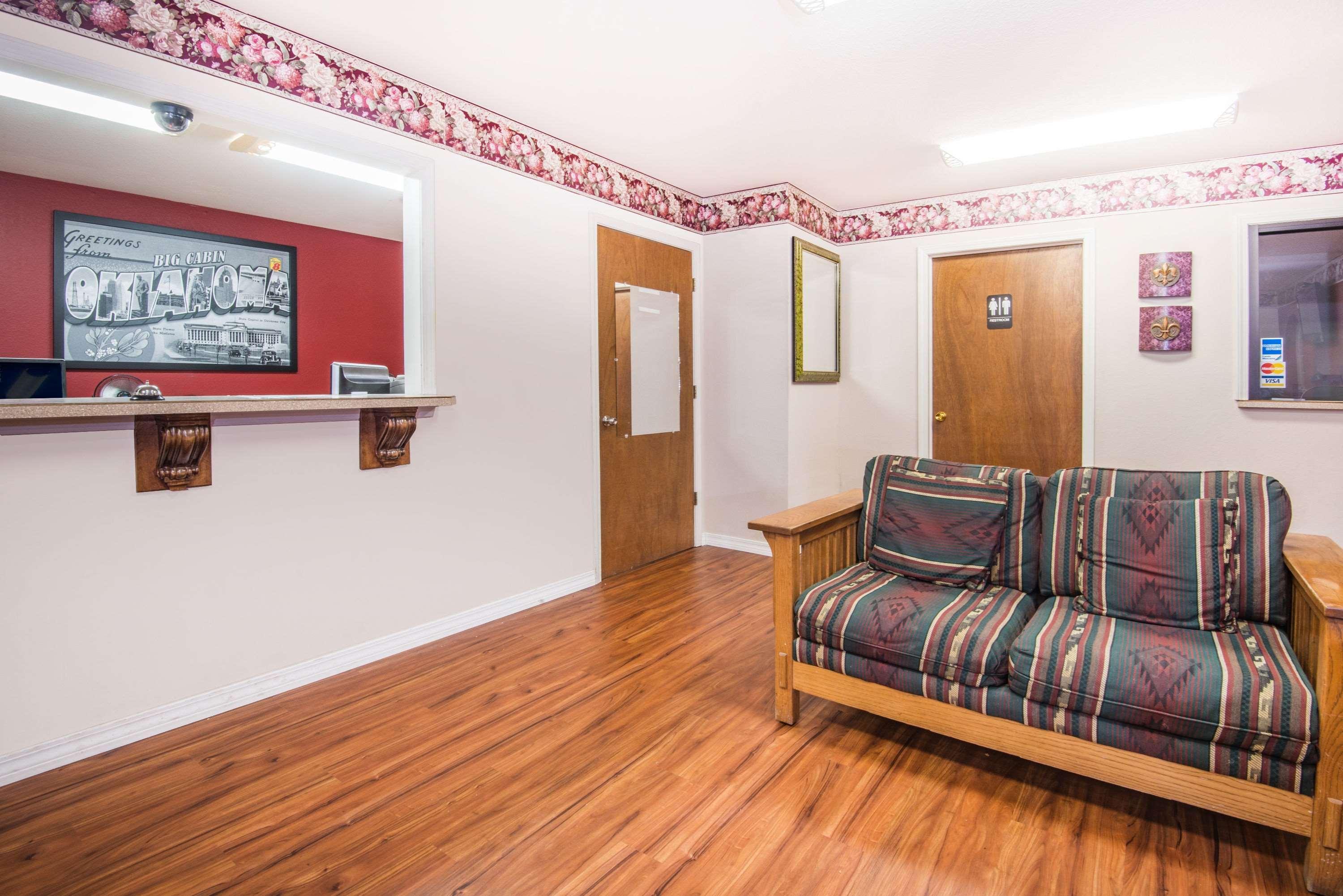 Super 8 By Wyndham Big Cabin/Vinita Area Exterior photo
