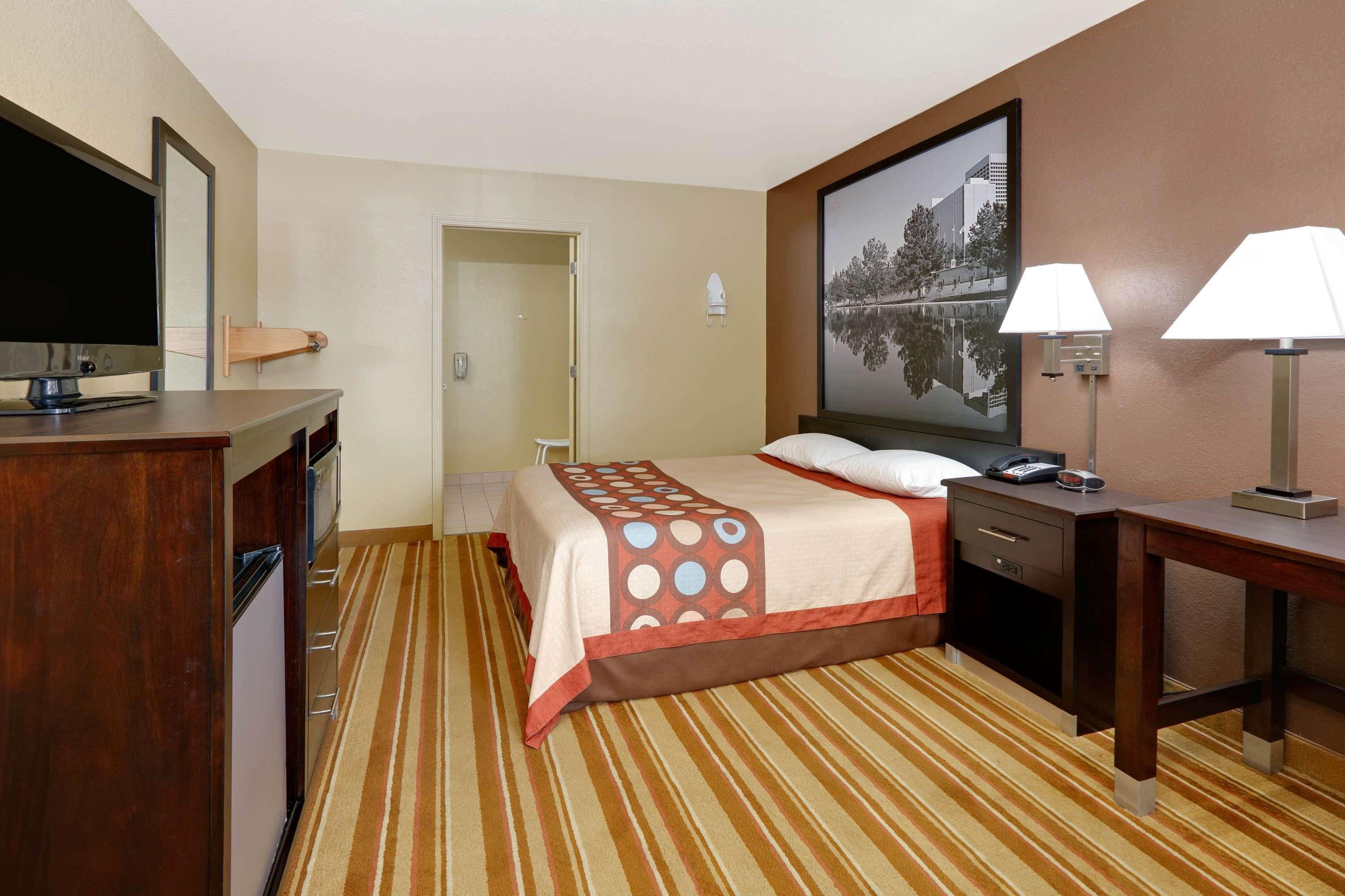 Super 8 By Wyndham Big Cabin/Vinita Area Exterior photo