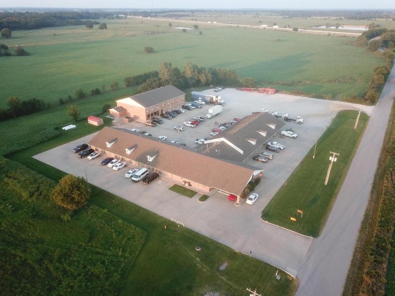 Super 8 By Wyndham Big Cabin/Vinita Area Exterior photo